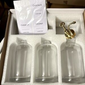 Coffee syrup dispenser